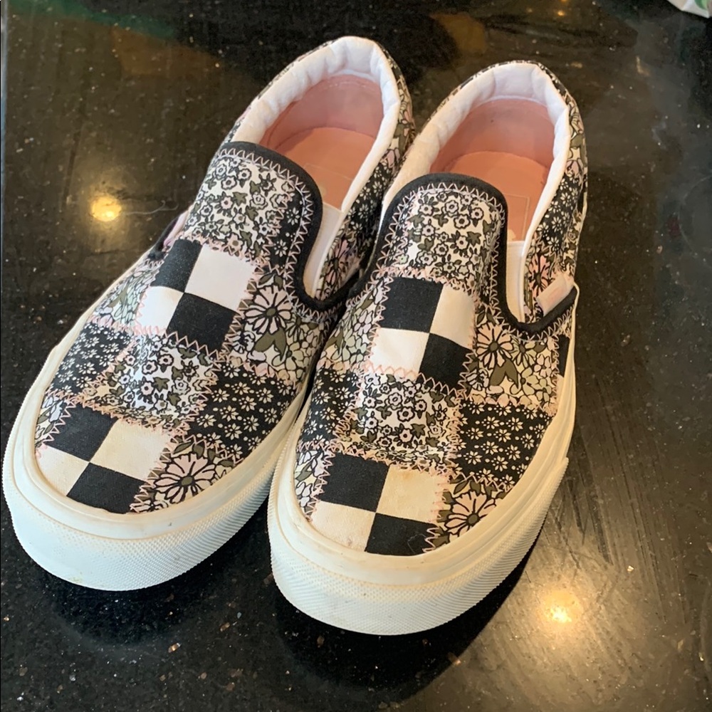 Vans Classic Slip-On Patchwork Floral Trainers Black & White Womens Size 7
